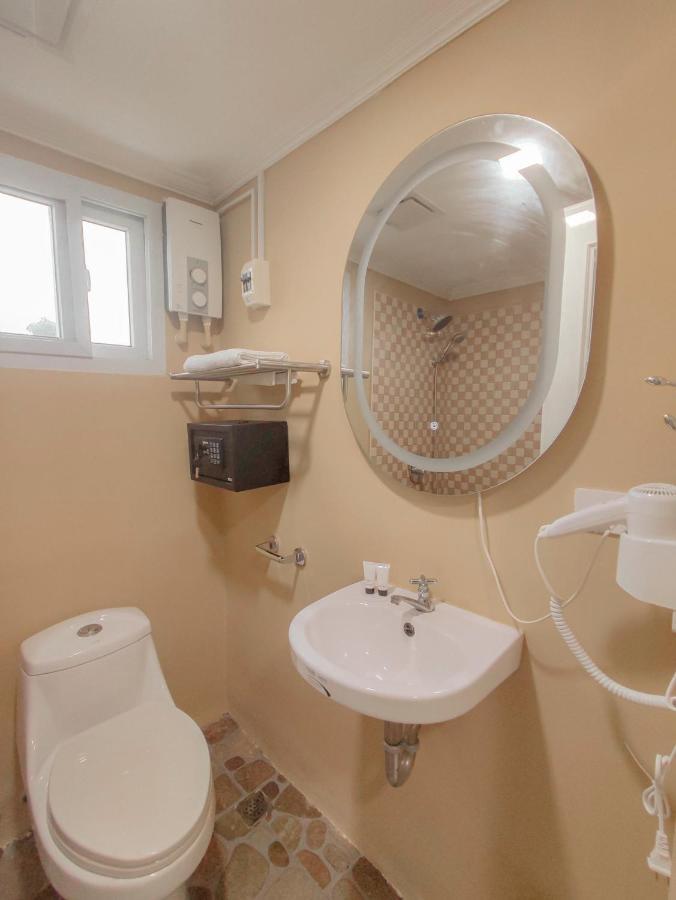 Joe'S Castle Bed & Breakfast Sagbayan Bagian luar foto